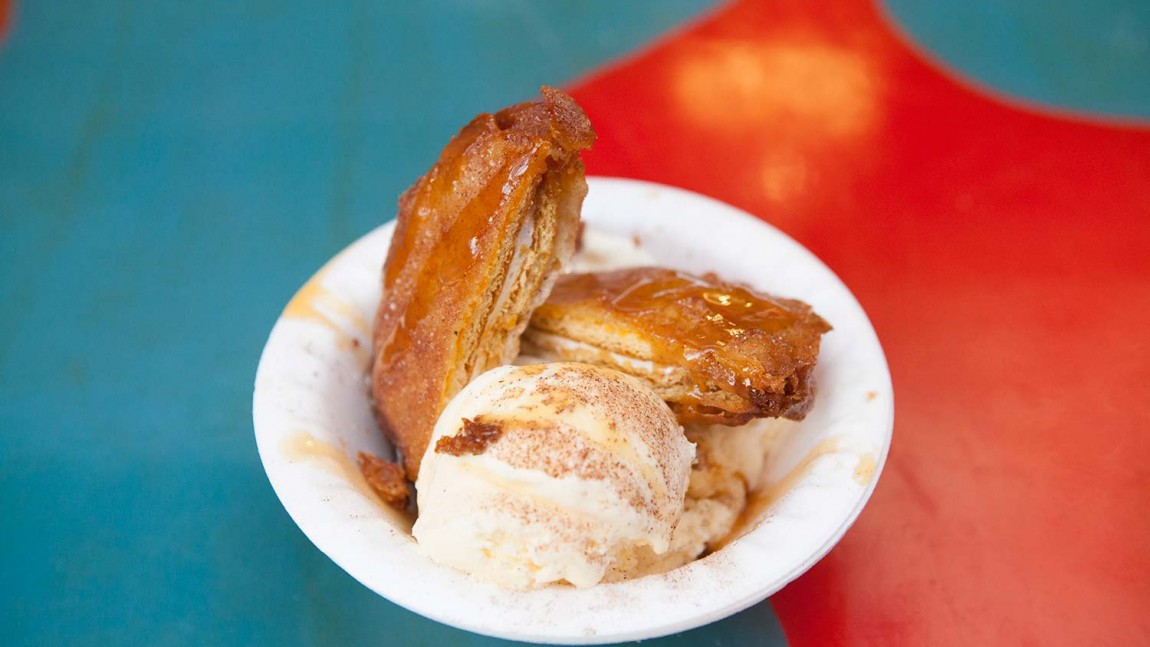 The Fried Moon Pie Sundae